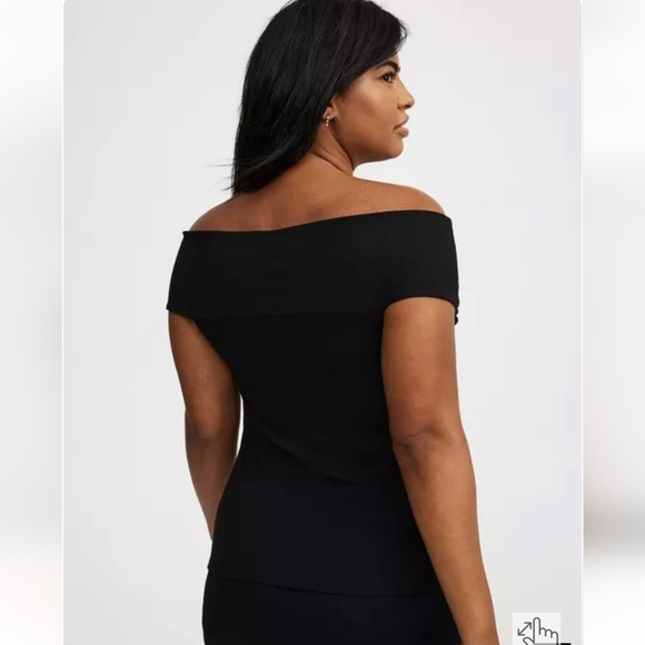 NWT Torrid Black Off-Shoulder Twist Top - Picture 4 of 6